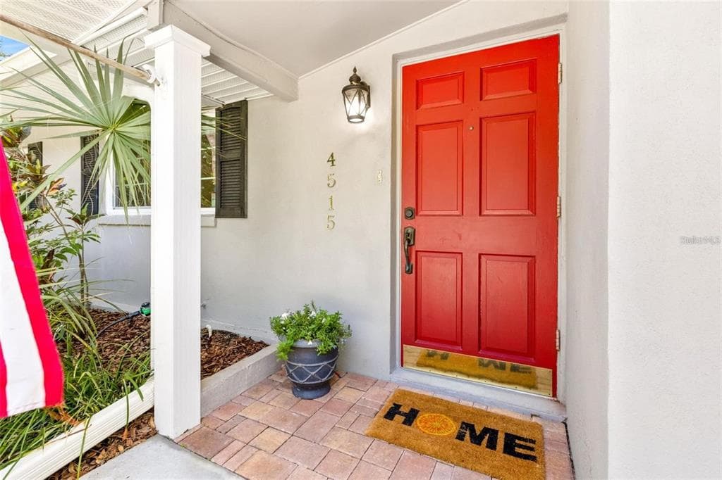 4515 S CAMERON AVE TAMPA, FL 33611