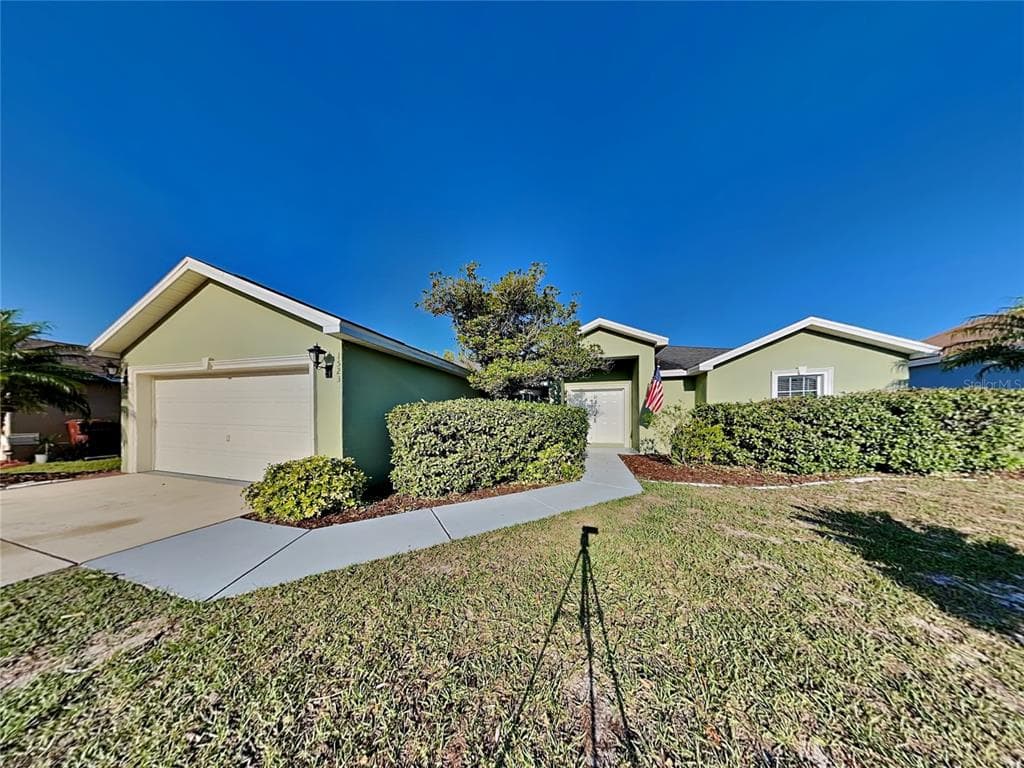 1523 MERRIMACK PARKWAY DAVENPORT, FL 33837