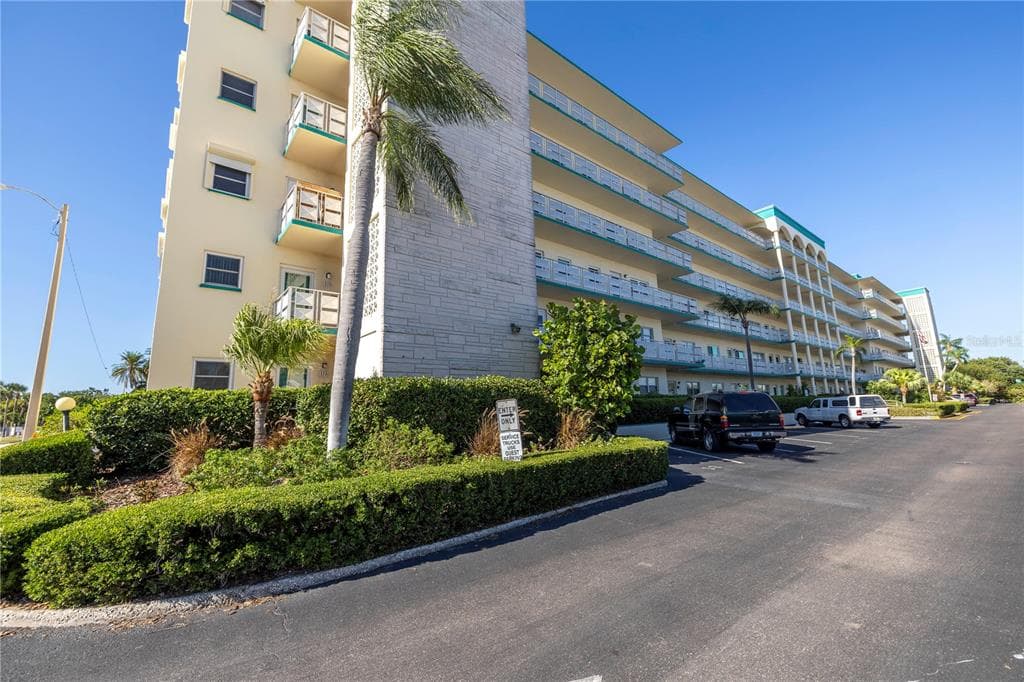 2960 59TH STREET S UNIT 406 GULFPORT, FL 33707