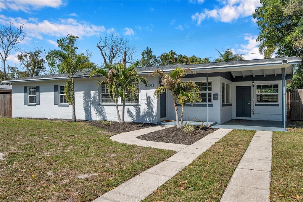 3963 NEPTUNE DRIVE SE ST PETERSBURG, FL 33705
