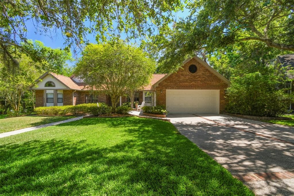 300 CASCADE LANE PALM HARBOR, FL 34684
