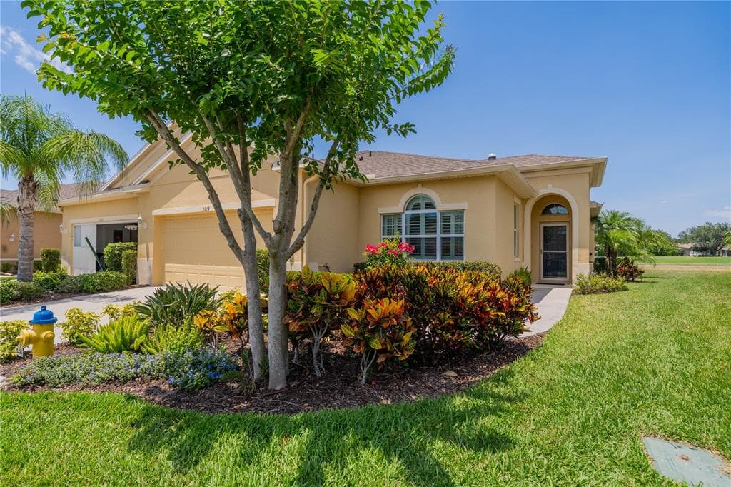 2219 NOTTINGHAM GREENS DRIVE UNIT 2219 SUN CITY CENTER, FL 33573