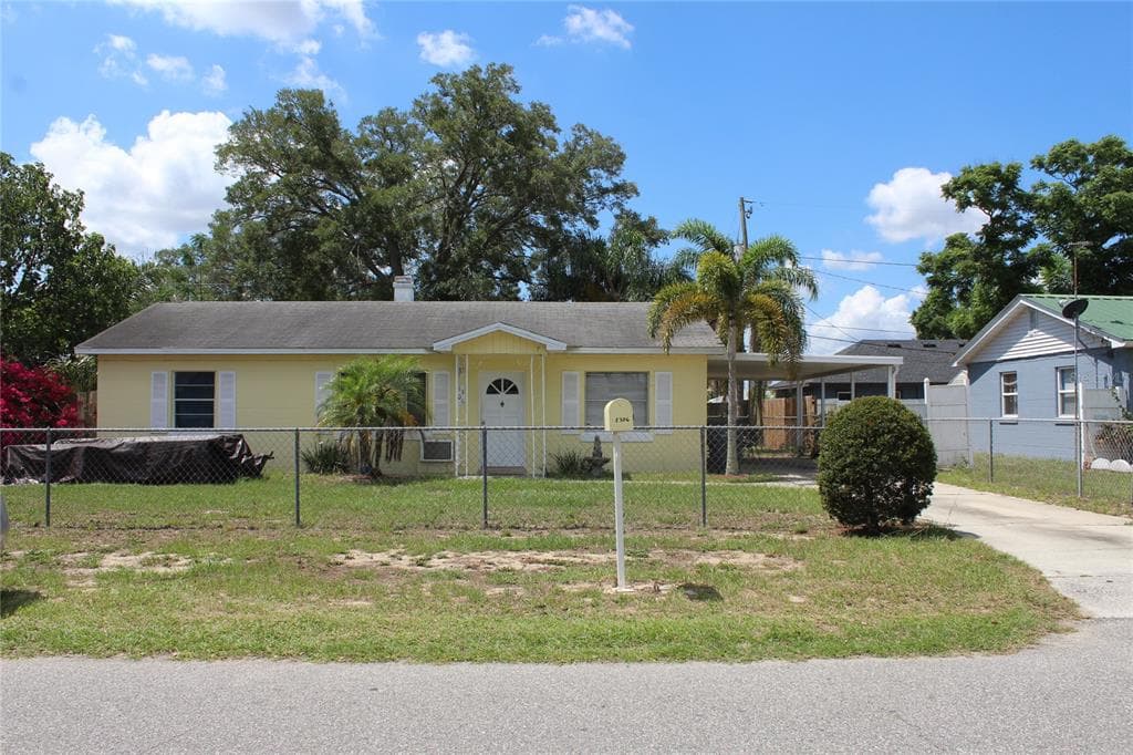 1306 BRYN MAWR AVENUE LAKE WALES, FL 33853