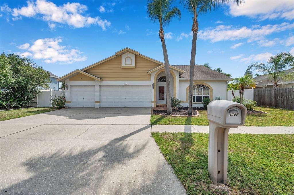 8706 TARRINGTON PLACE TAMPA, FL 33635