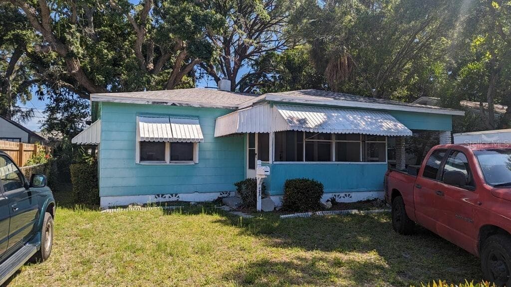 725 26TH AVENUE S ST PETERSBURG, FL 33705