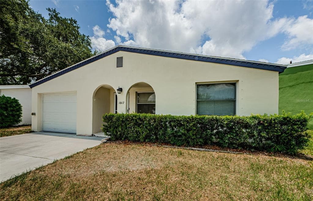 1017 SANDPIPER COURT DUNEDIN, FL 34698