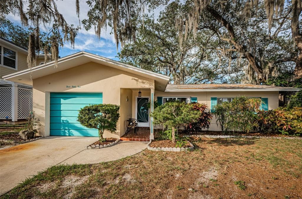 335 TUCKER STREET SAFETY HARBOR, FL 34695