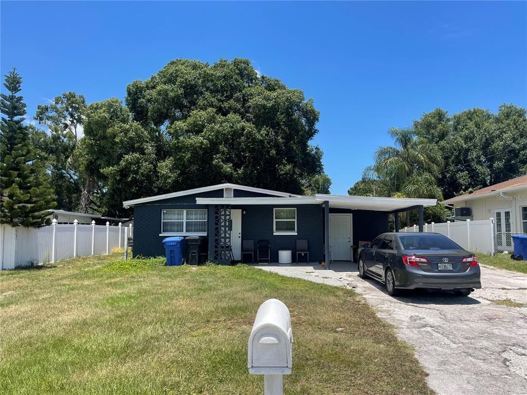 2921 W HENRY AVENUE TAMPA, FL 33614
