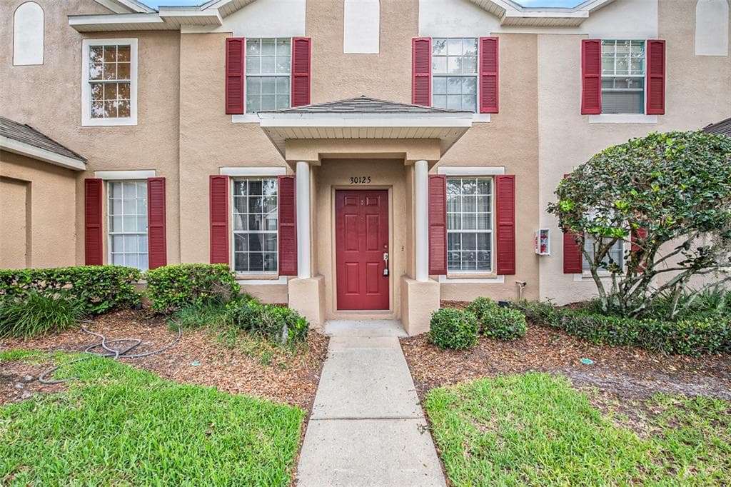 30125 BARNABY LANE WESLEY CHAPEL, FL 33543