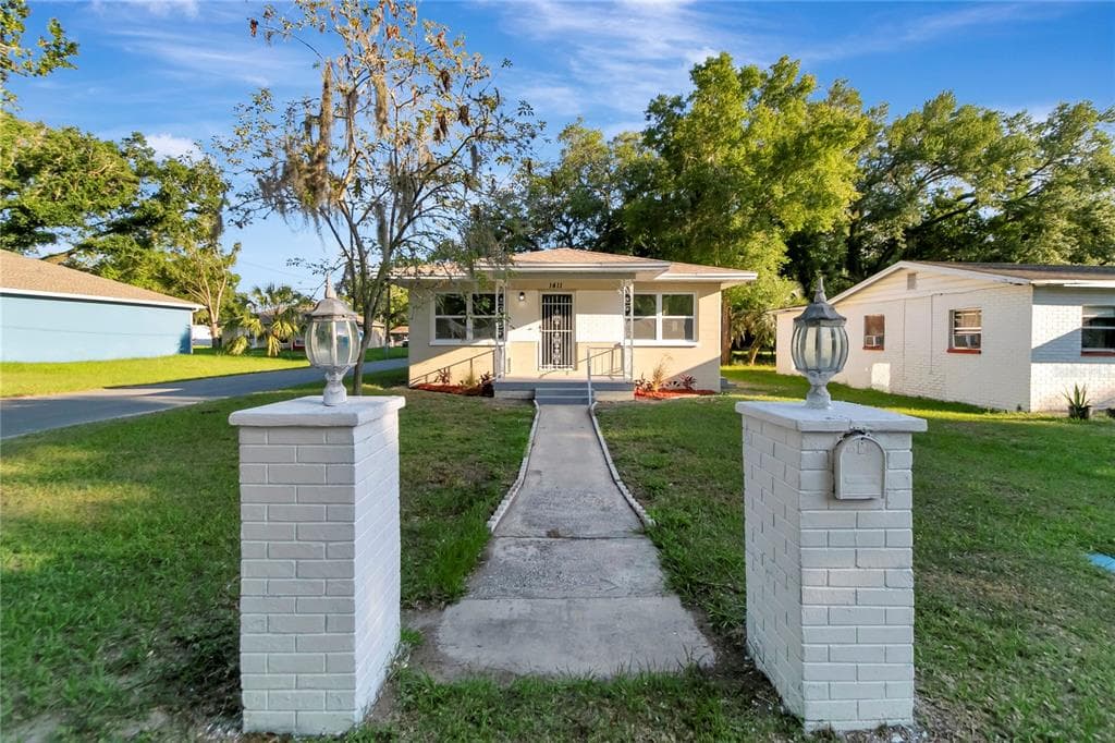 1411 E CHURCH STREET PLANT CITY, FL 33563