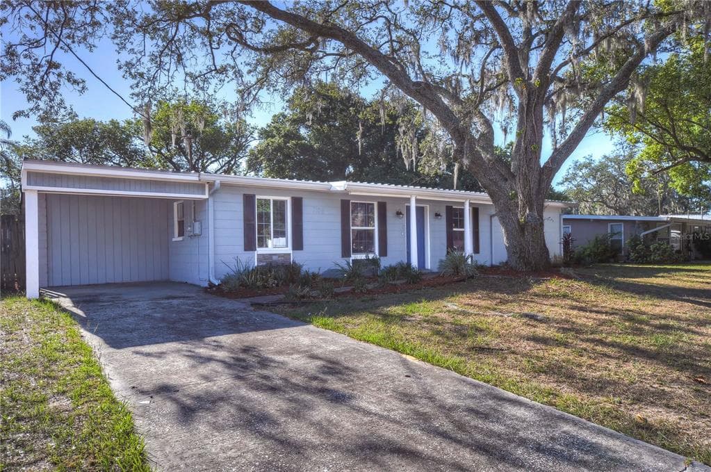 1109 E CAMELLIA DRIVE BRANDON, FL 33510