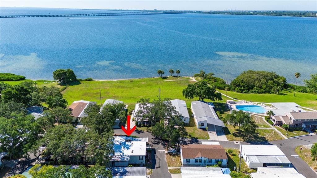 585 SKY HARBOR DRIVE UNIT 201 CLEARWATER, FL 33759