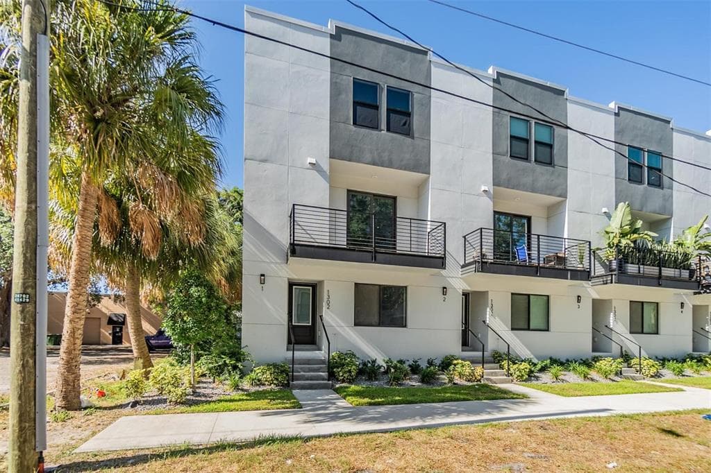 1302 W CARMEN STREET UNIT 1 TAMPA, FL 33606