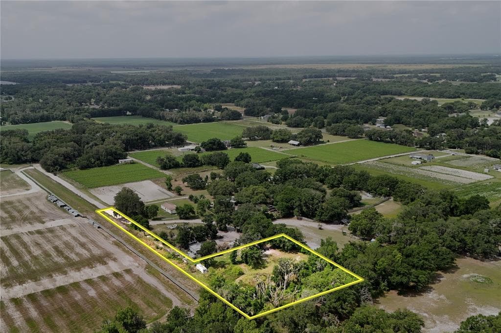 5308 WILLIE WHITE LANE PLANT CITY, FL 33567