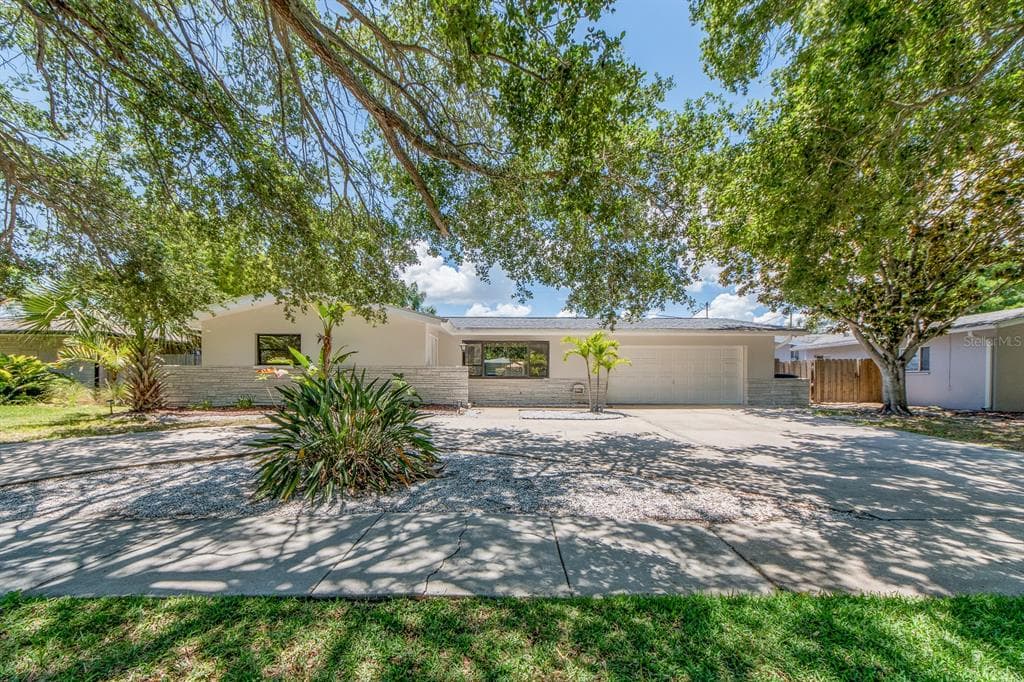 2315 ST CHARLES DRIVE CLEARWATER, FL 33764