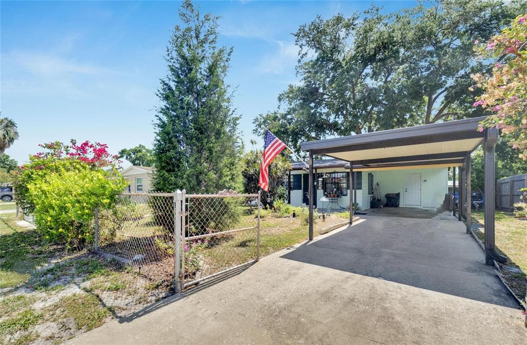 4512 BRAY ROAD TAMPA, FL 33634