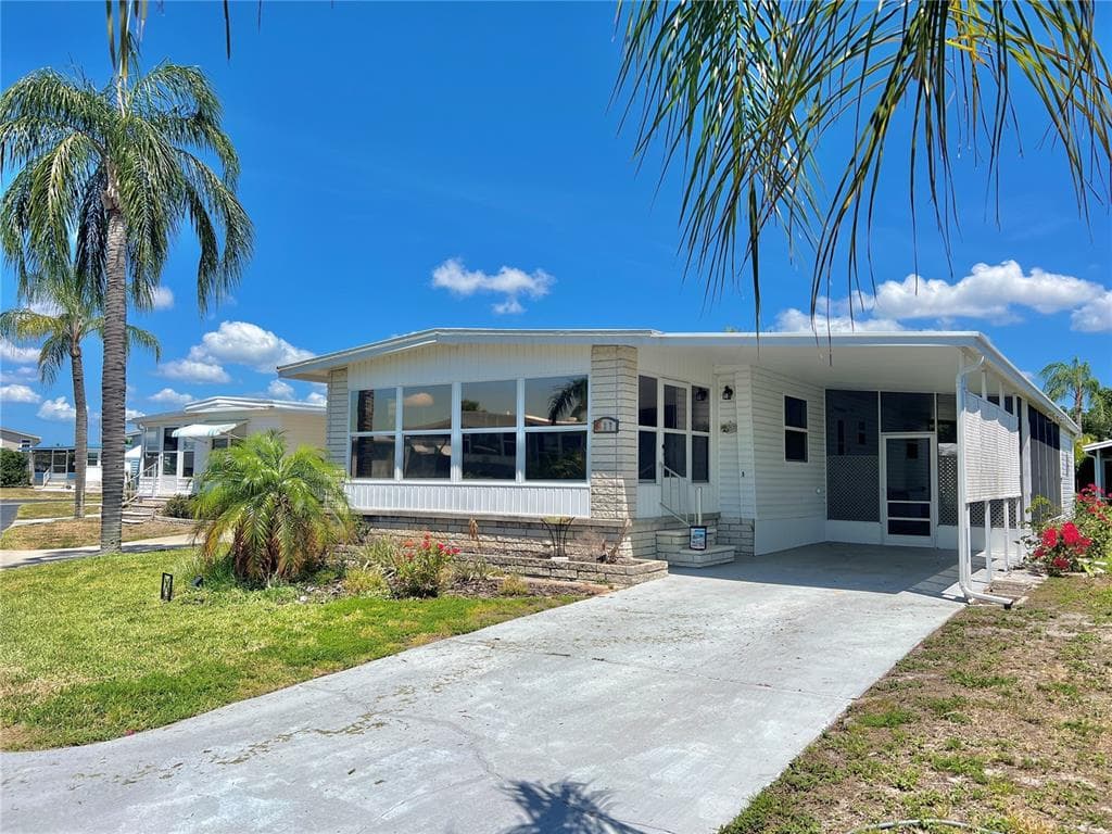 627 MOUNT KEY AVENUE NE UNIT 619 ST PETERSBURG, FL 33702
