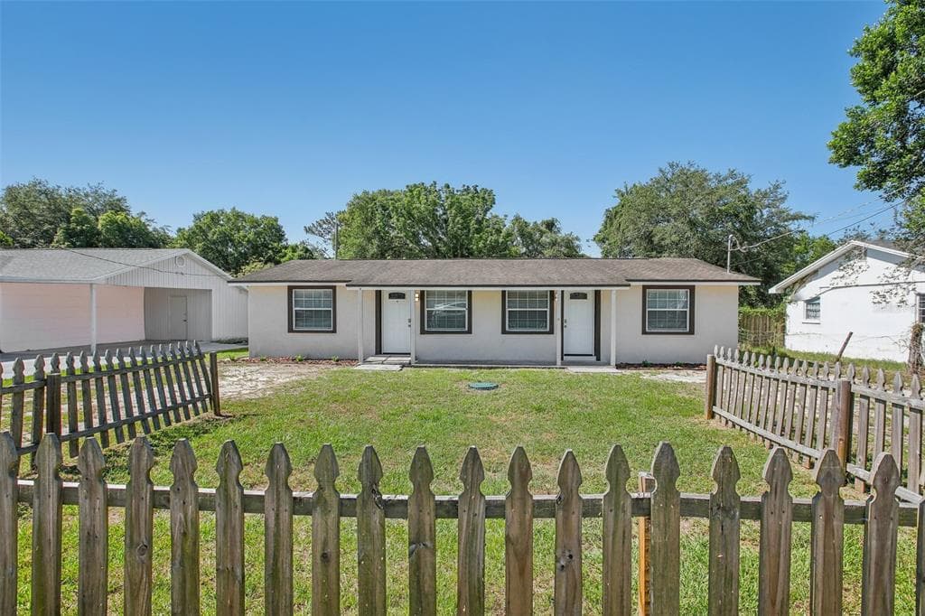 8703 E NAVAJO AVENUE TAMPA, FL 33637