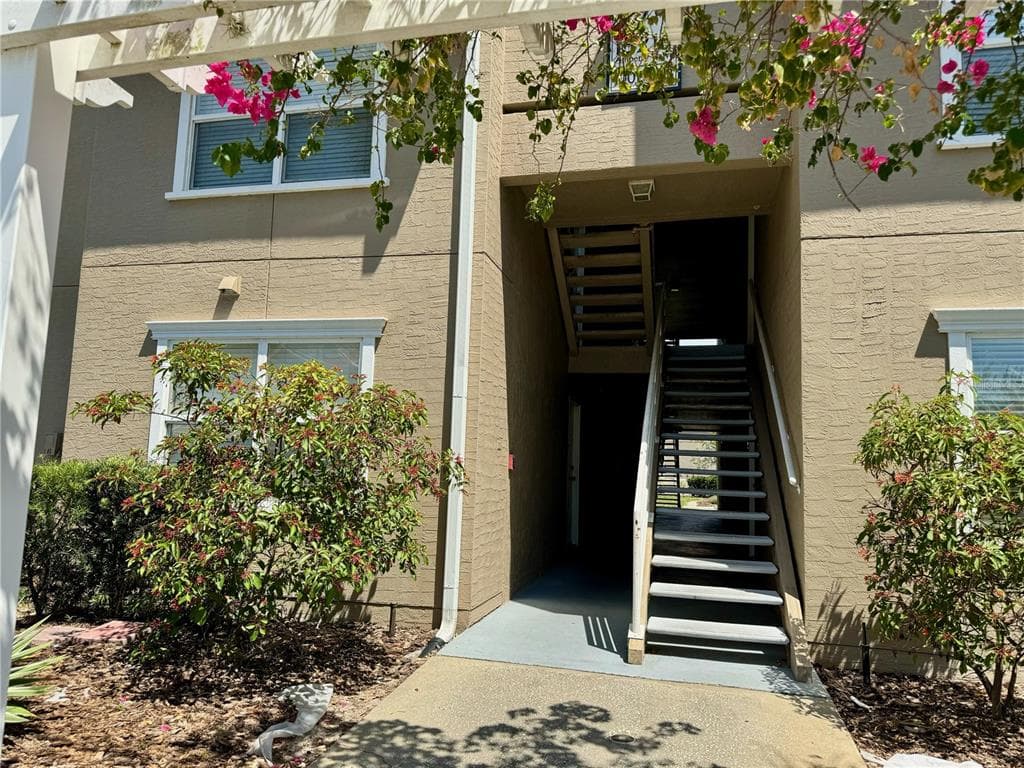 15215 AMBERLY DRIVE UNIT 1002 TAMPA, FL 33647