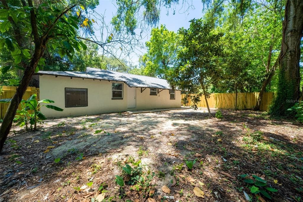8425 N MULBERRY STREET TAMPA, FL 33604