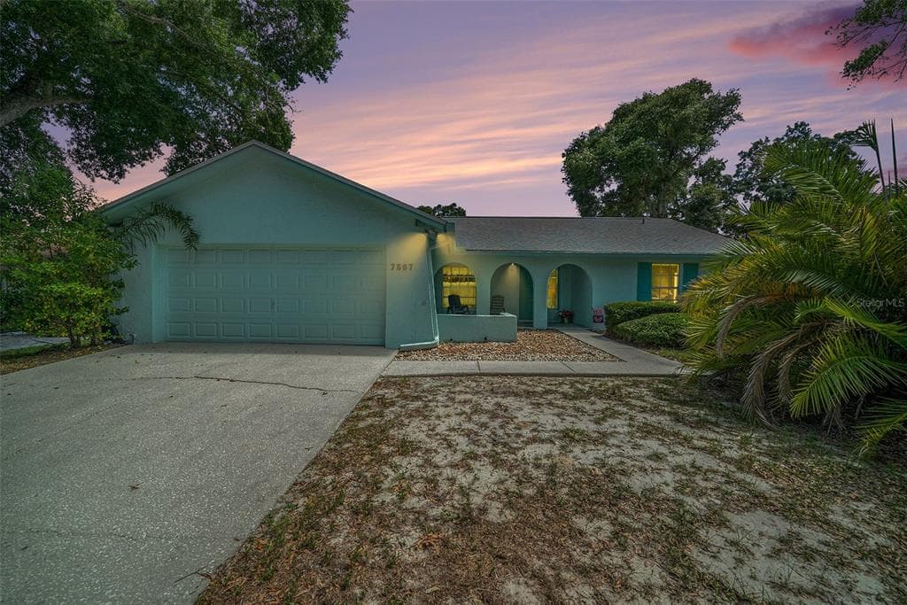 7507 S SANIBEL CIRCLE TEMPLE TERRACE, FL 33637