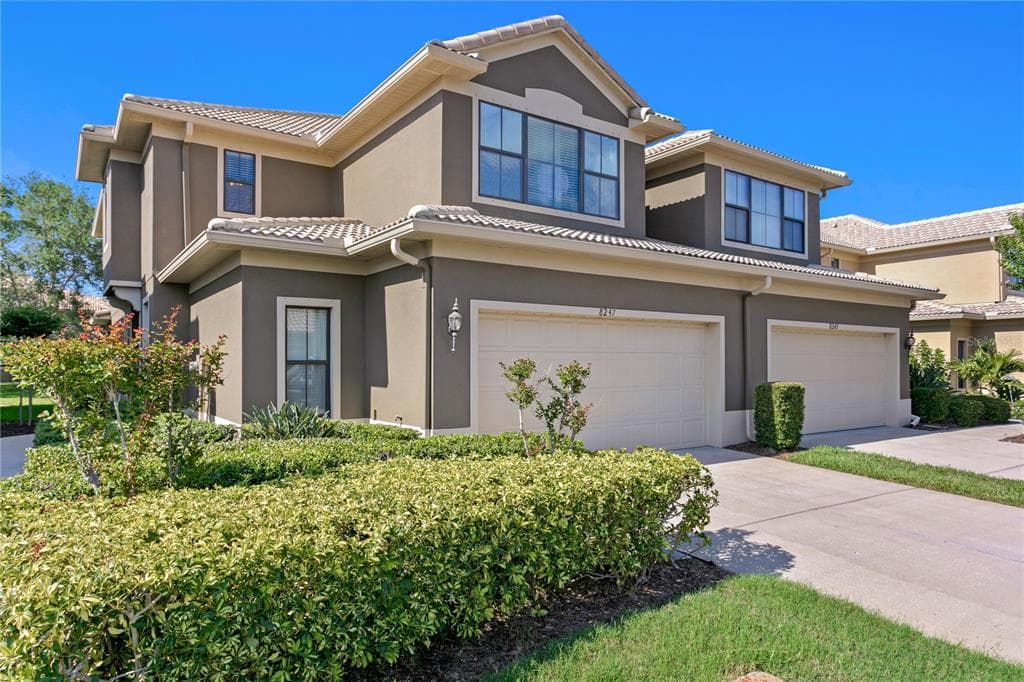 8247 CAPONATA BOULEVARD SEMINOLE, FL 33777