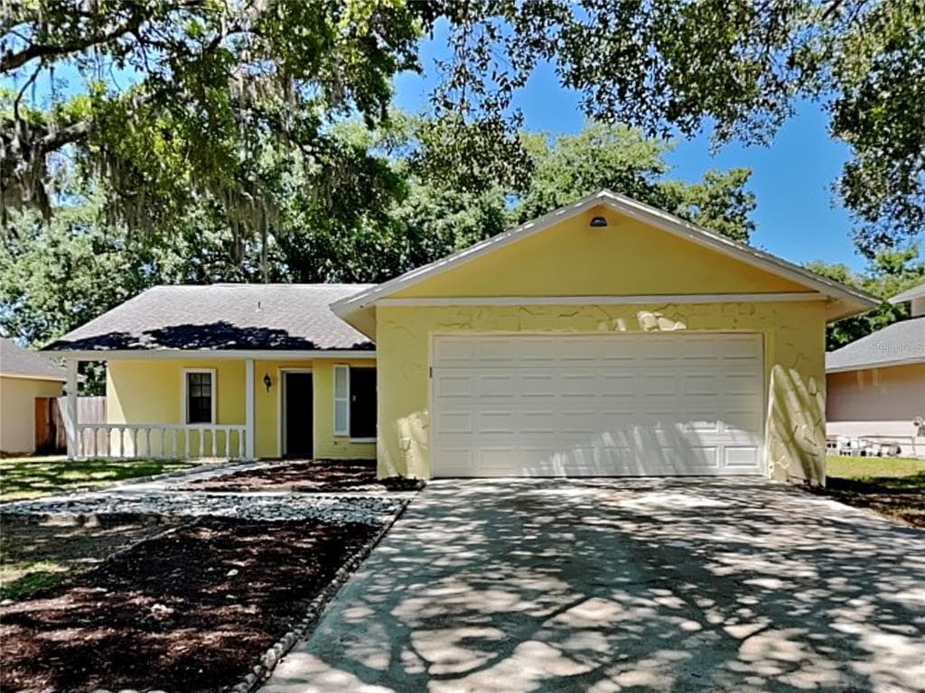 16112 RAVENDALE DRIVE TAMPA, FL 33618