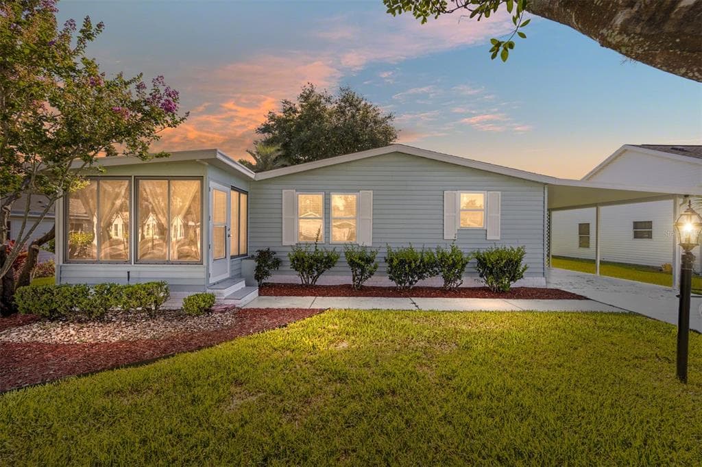 715 BOLIVAR STREET LADY LAKE, FL 32159