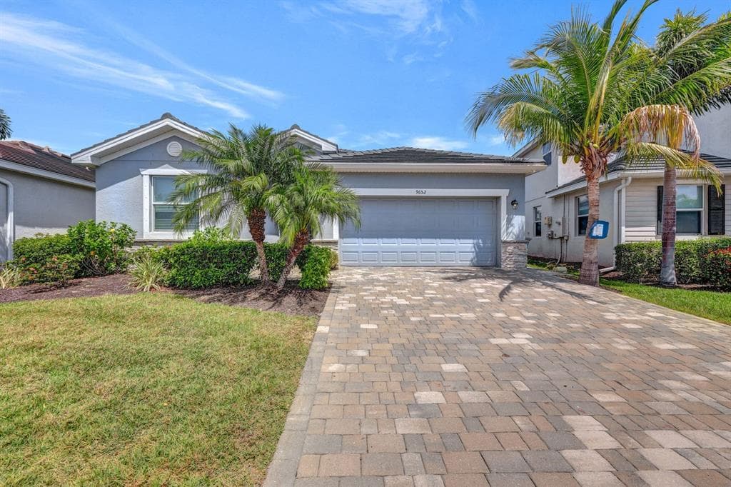 9652 MIRADA BOULEVARD FORT MYERS, FL 33908