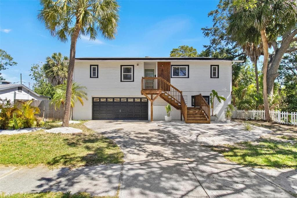 1875 OREGON AVENUE NE ST PETERSBURG, FL 33703