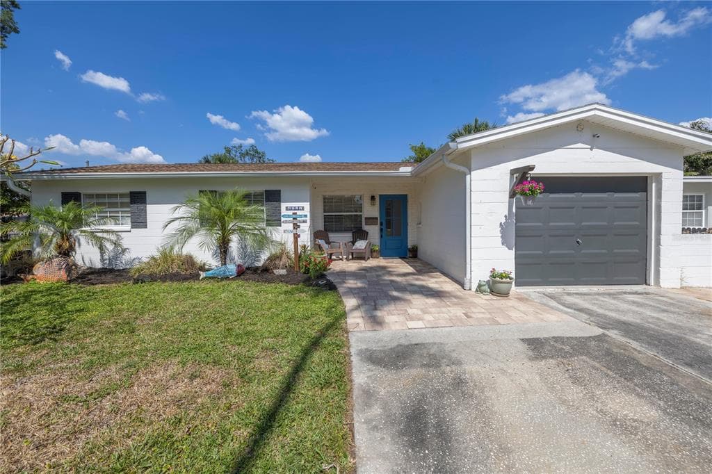 4011 HARRISBURG STREET NE ST PETERSBURG, FL 33703