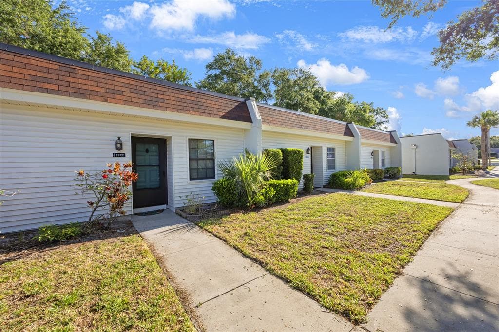 13721 MISSION OAKS BOULEVARD UNIT 13721 SEMINOLE, FL 33776