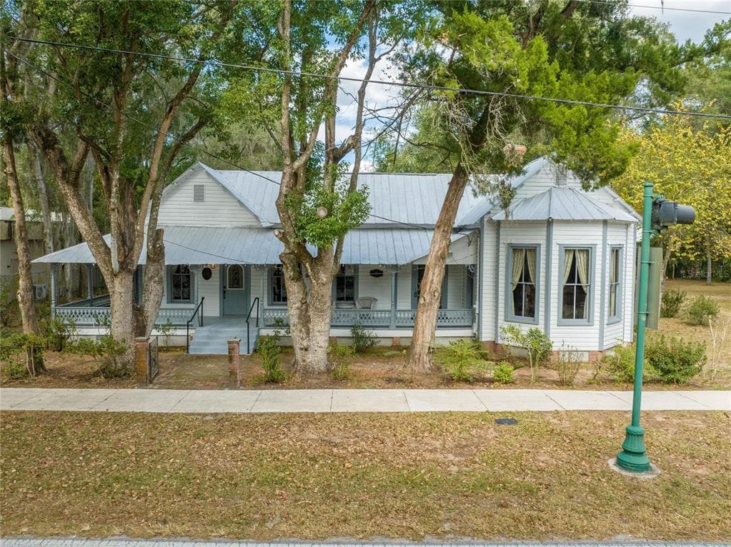 8441 E ORANGE AVENUE FLORAL CITY, FL 34436