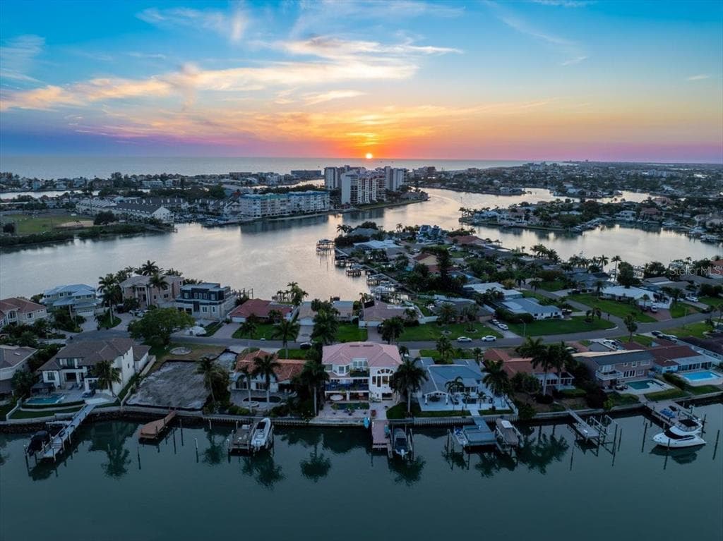 1348 80TH STREET S ST PETERSBURG, FL 33707
