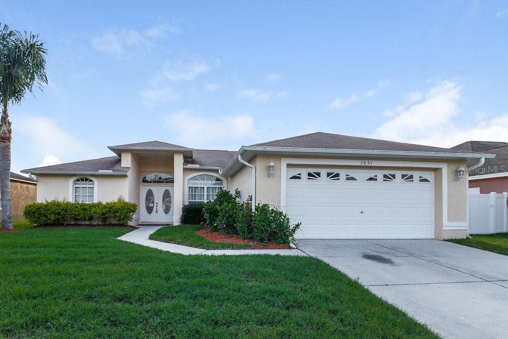 1651 CANOE DRIVE LUTZ, FL 33559