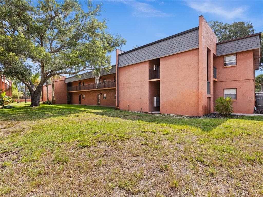 4805 ALT 19 UNIT 412 PALM HARBOR, FL 34683