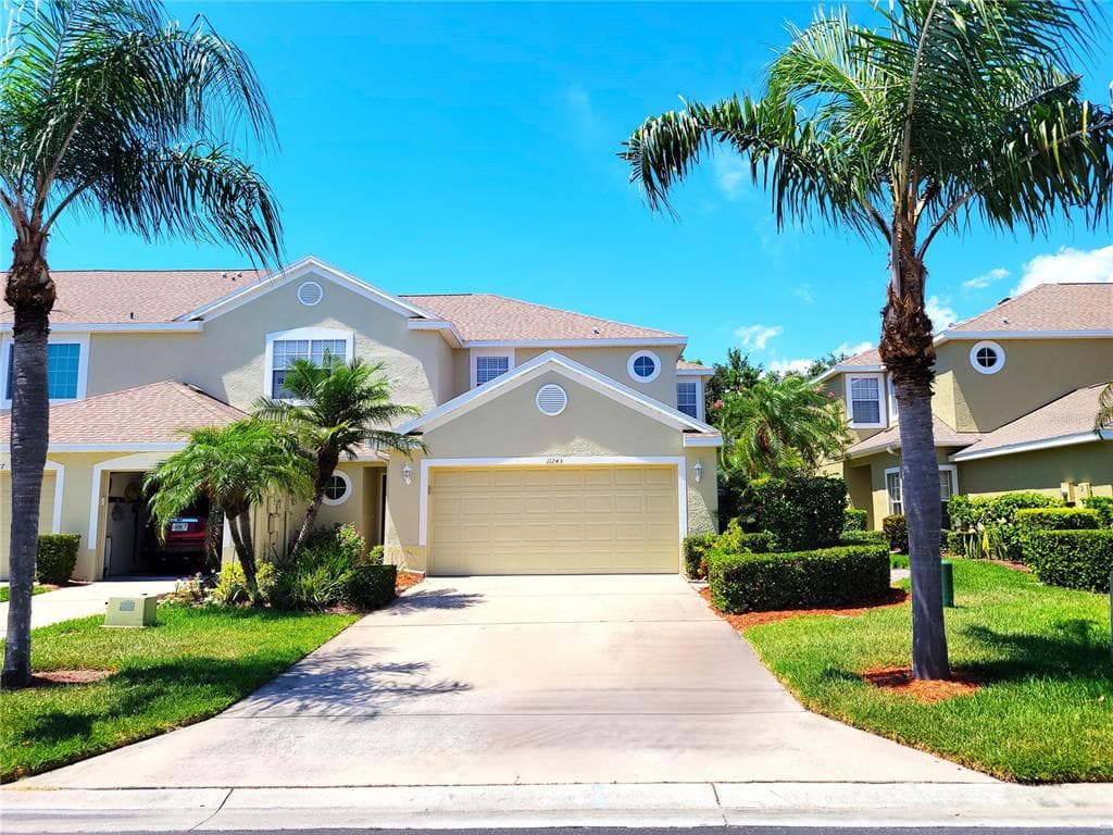 11243 KAPOK GRAND CIRCLE MADEIRA BEACH, FL 33708