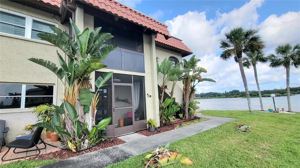 1005 S BAYSHORE BOULEVARD UNIT 101 SAFETY HARBOR, FL 34695