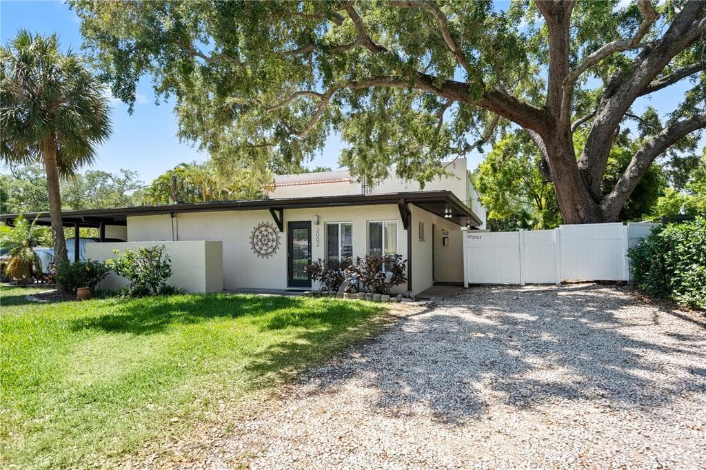 3002 W DELEON STREET TAMPA, FL 33609