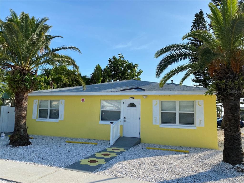7224 COQUINA WAY UNIT 2 ST PETE BEACH, FL 33706