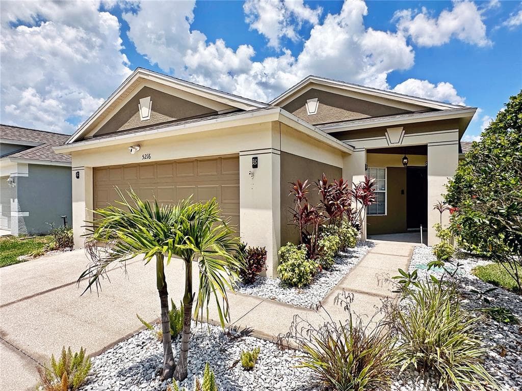 5216 GATO DEL SOL CIRCLE WESLEY CHAPEL, FL 33544