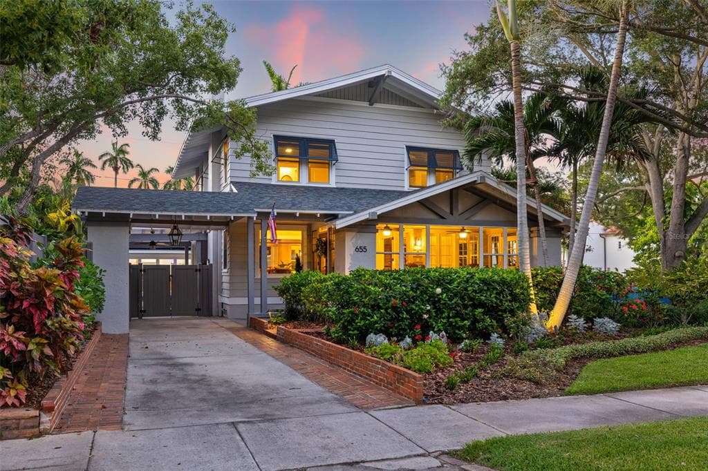 655 16TH AVENUE NE ST PETERSBURG, FL 33704
