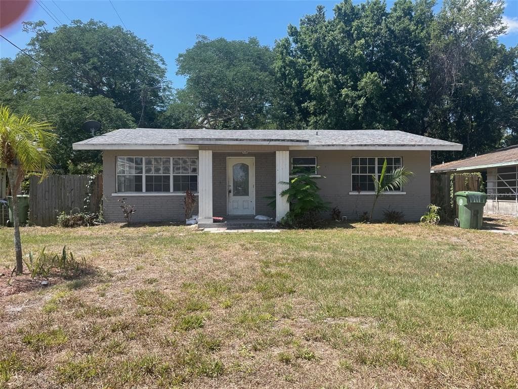 2224 2ND AVENUE E BRADENTON, FL 34208