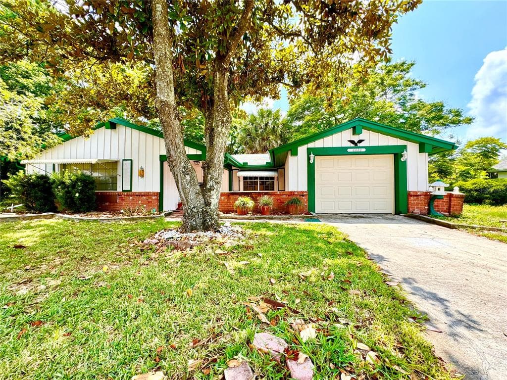 8020 WILDFLOWER ROW HUDSON, FL 34667