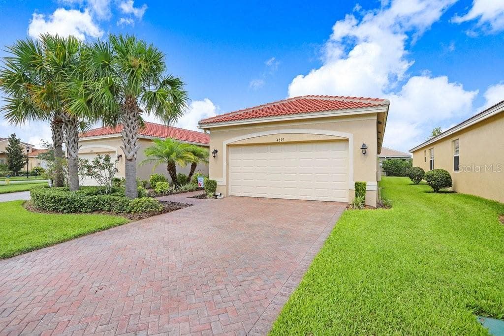 4819 MARBLE SPRINGS CIRCLE WIMAUMA, FL 33598