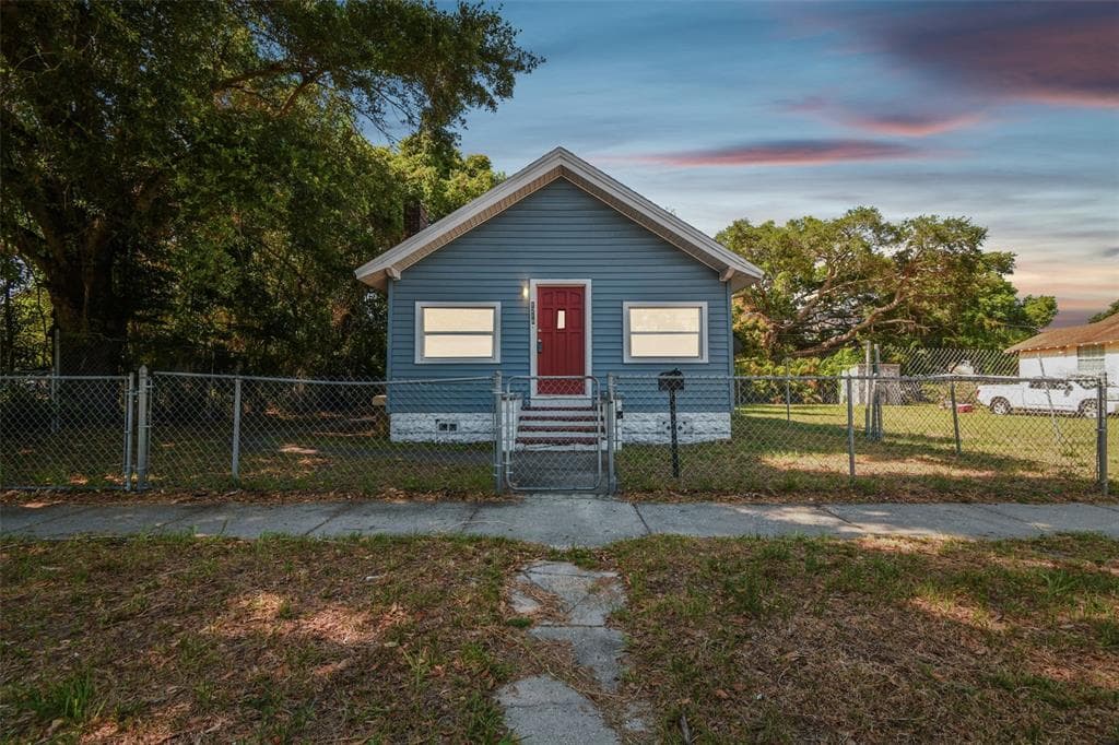 1218 13TH AVENUE S ST PETERSBURG, FL 33705
