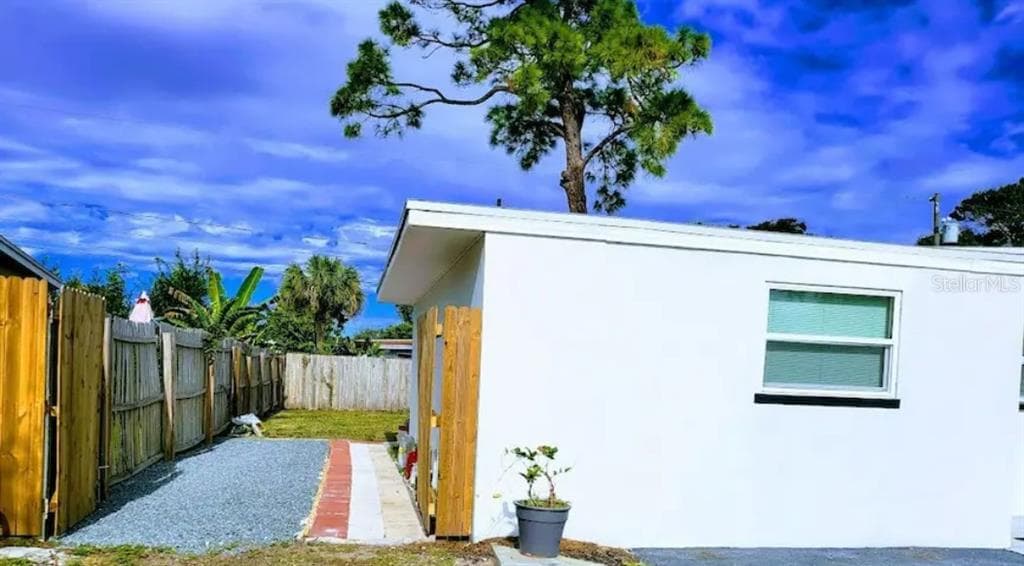 6267 HAMPTON DRIVE N ST PETERSBURG, FL 33710