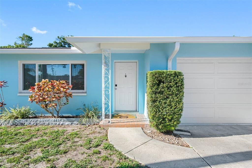 2077 S DRUID CIRCLE CLEARWATER, FL 33764