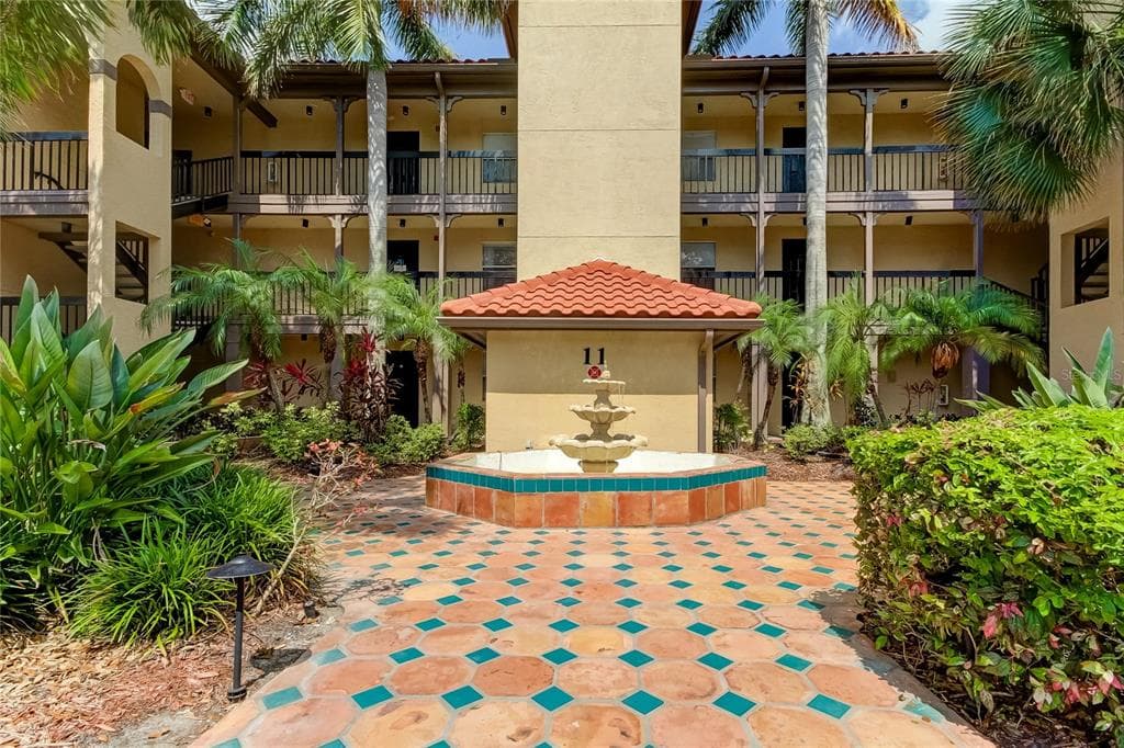 2400 FEATHER SOUND DRIVE UNIT 1124 CLEARWATER, FL 33762