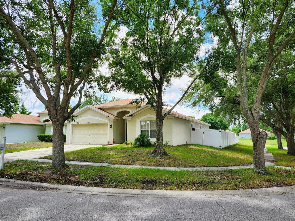 10411 HUNTERS HAVEN BOULEVARD RIVERVIEW, FL 33578